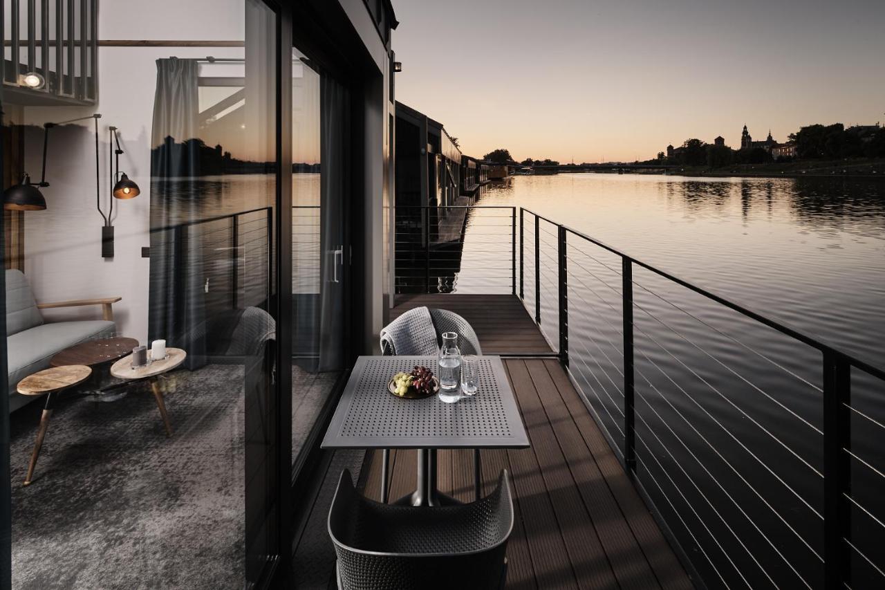 New Port - Premium Floating Aparthotel Краков Экстерьер фото