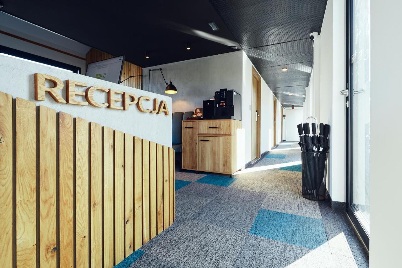 New Port - Premium Floating Aparthotel Краков Экстерьер фото