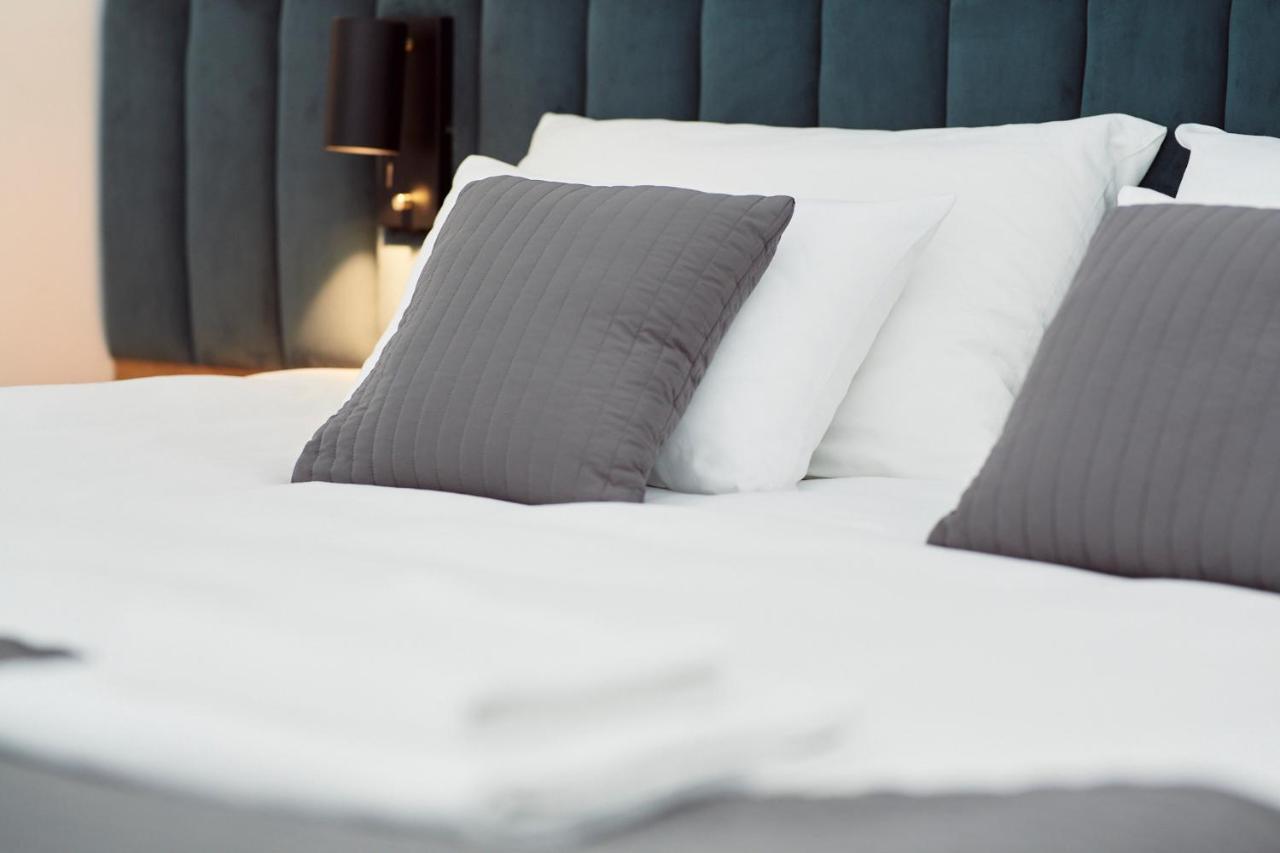 New Port - Premium Floating Aparthotel Краков Экстерьер фото